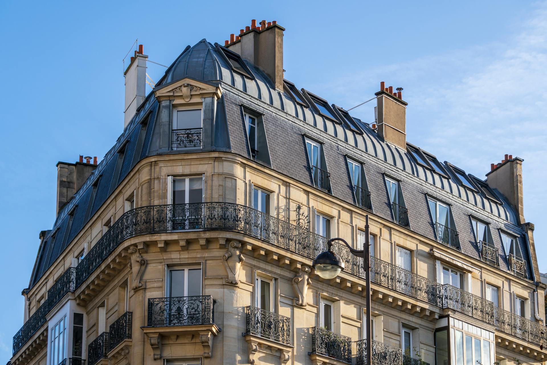 Adresse Commerciale à Marseille Sans Bureau : Comment Faire ? | L'Adresse