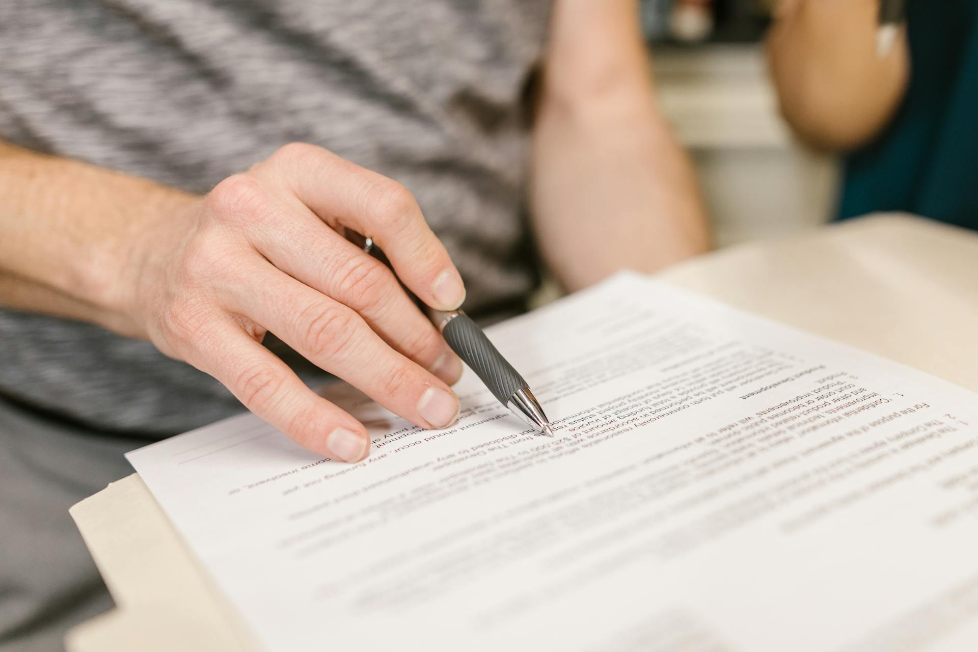 Rédiger les Statuts de sa Société : Clauses Essentielles | L'Adresse